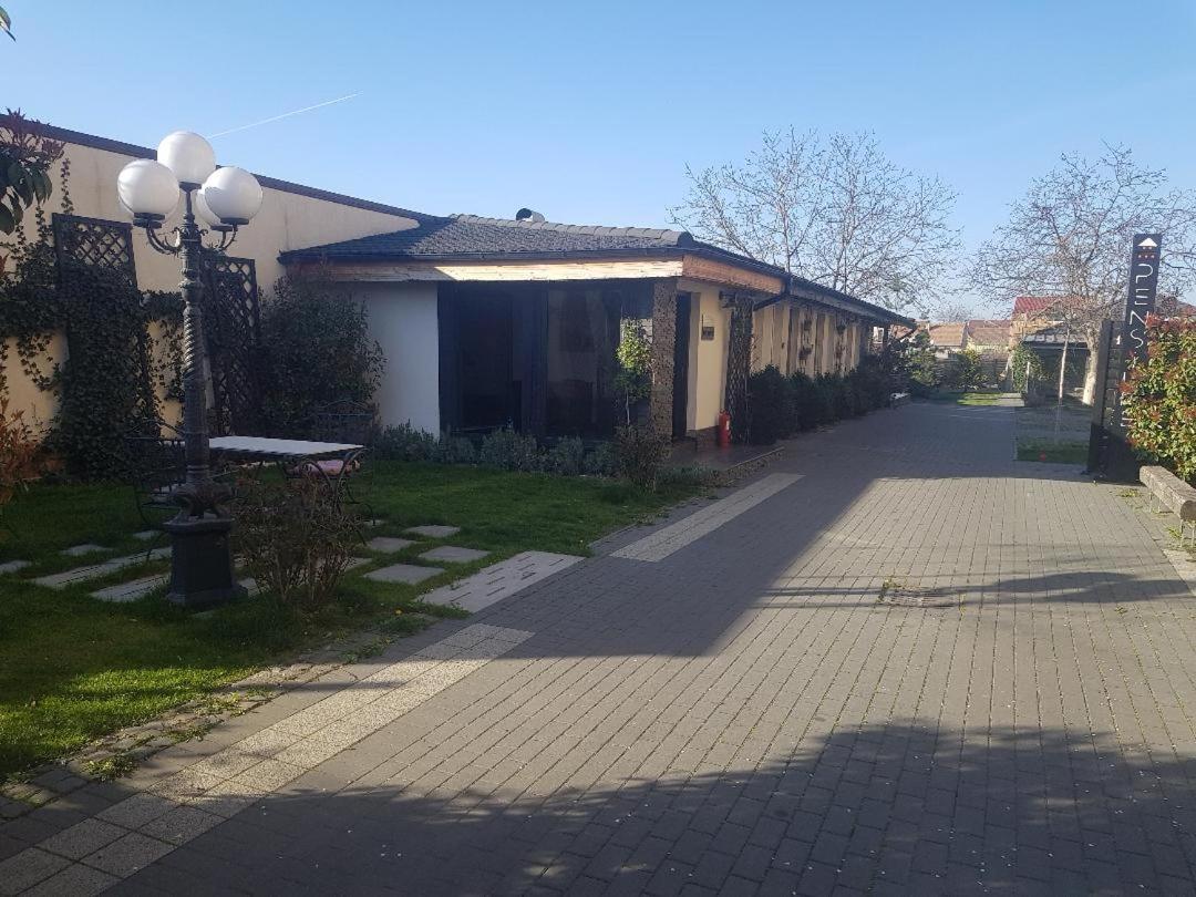 Pensiune Arada Exterior photo